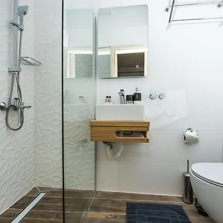 Calista Liston Corfu 2 *